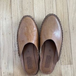 Mohinders Leather Slides